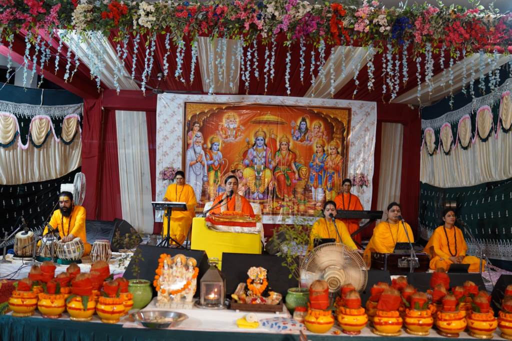 ਸ਼੍ਰੀ ਰਾਮ ਕਥਾ ਦੇ ਪਹਿਲੇ ਦਿਨ ਬਿੰਜੋਂ ਖੇਤਰ ਭਗਤੀਮਈ ਰੰਗ ਵਿੱਚ ਰੰਗਿਆ ਭਗਵਾਨ ਸ਼ਿਵ ਦੇ ਵਿਵਾਹ ਪ੍ਰਸੰਗ ਨੇ ਸ਼ਰਧਾਲੂਆਂ ਦਾ ਮਨ ਮੋਹਿਆ